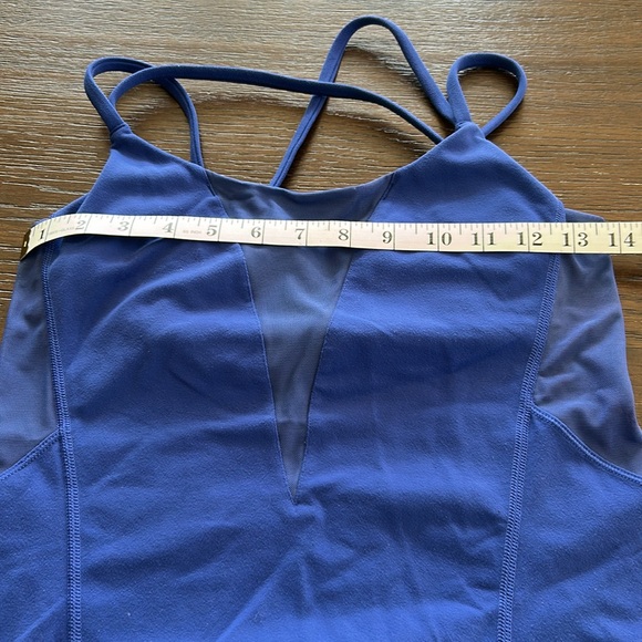 Lululemon mesh tank size 6 - Picture 9 of 10